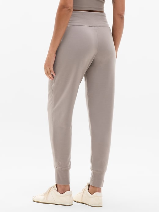 Image number 3 showing, Coaster Luxe High Rise Jogger