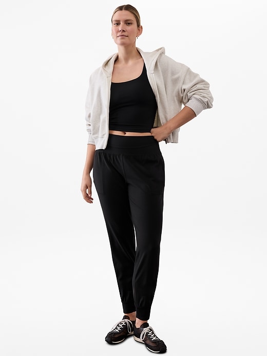 L'image numéro 7 présente Pantalon de jogging à taille haute Salutation