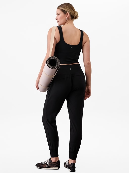 L'image numéro 8 présente Pantalon de jogging à taille haute Salutation