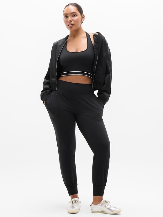 L'image numéro 7 présente Pantalon de jogging à taille haute Salutation