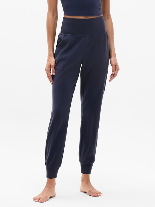 L'image numéro 1 présente Pantalon de jogging à taille haute Salutation