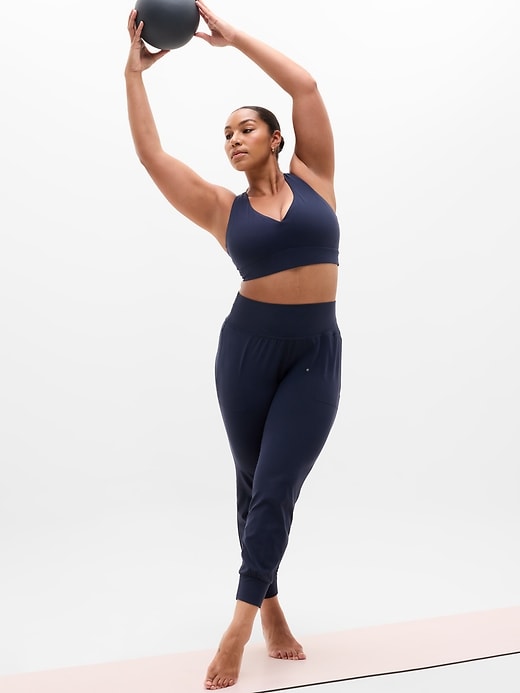 L'image numéro 5 présente Pantalon de jogging à taille haute Salutation