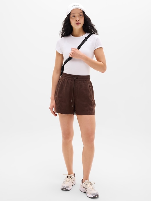 Image number 4 showing, Retreat Linen Mid Rise 4" Short